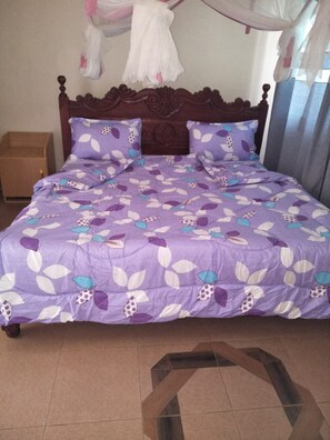 Standard Room | Desk, blackout drapes, free WiFi, bed sheets
