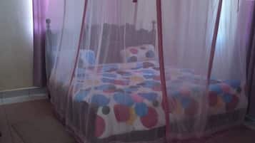 Deluxe Room | Desk, blackout curtains, free WiFi, bed sheets