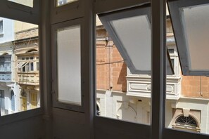 View from property - La Luna Townhouse (Sliema)