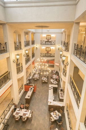 Restaurant. Hotel Plaza de Oro