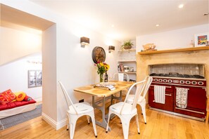 House, 3 Bedrooms | Private kitchen - Murphys place (Bath)