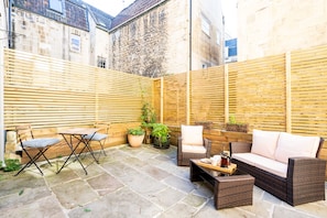 House, 3 Bedrooms | Terrace/patio