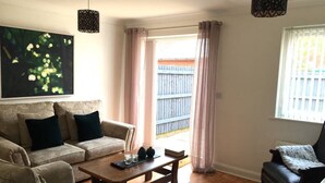 Biệt thự (3 Bedrooms) | Phòng khách