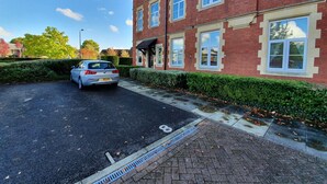 Ubetjent parkering (inkludert)