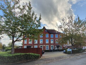 Exterior - Stylish 3 Bed Apartment in Bristol (Bristol)