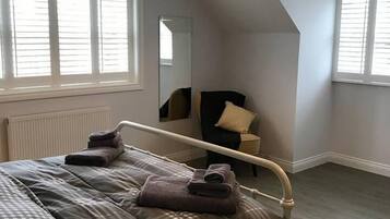 House (1 Bedroom) | 1 bedroom, iron/ironing board, bed sheets