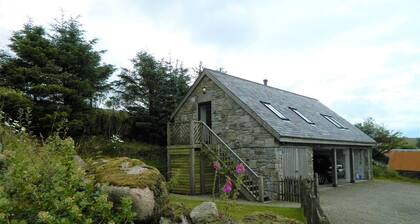 Dartmoor Barn on North Hessary Tor
