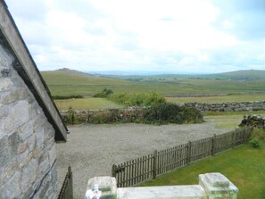 Cottage (1 Bedroom) | Balcony - Dartmoor Barn on North Hessary Tor (Yelverton)