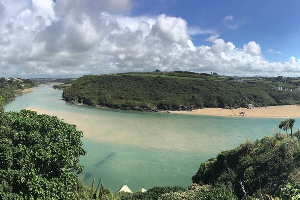 Beach - Family Home in Newquay, Parking, 3 min Walk Beach (Newquay)