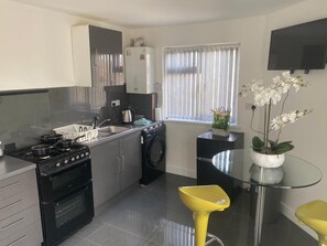 独立别墅 (3 Bedrooms) | 私人厨房 | 烤箱、厨具/餐具