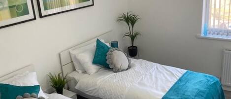 3 bedrooms, free WiFi, bed sheets