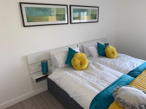 House (3 Bedrooms) | 3 bedrooms, free WiFi, bed sheets - Hodgehill Apartments (Birmingham)