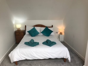 Hus (2 Bedrooms) | 2 sovrum, strykjärn/strykbräda, gratis barnsängar och wi-fi