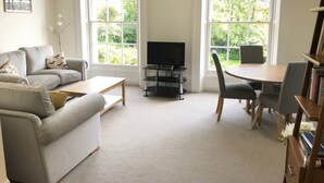 Apartment (2 Bedrooms) | Living room | Flat-screen TV - Luxury City Centre Apartment Exeter (Exeter)