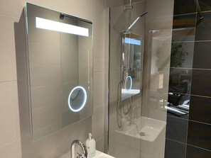 House (1 Bedroom) | Bathroom