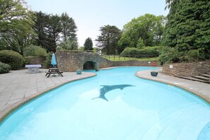 室内游泳池，室外游泳池