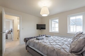 Maison (3 Bedrooms) | 3 chambres, fer et planche à repasser, Wi-Fi, literie fournie