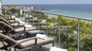 Apartment (2 Bedrooms) | Balcony