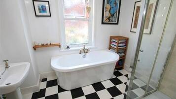 Bathtub