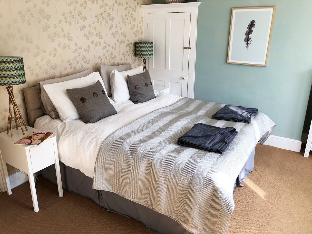 4 bedrooms, desk, iron/ironing board, free WiFi