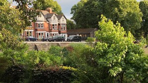 Property grounds - Victorian Family Home Overlooking the Park in Exeter City Centre (Exeter)
