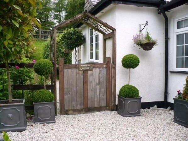 Property grounds - Bumble Bee Cottage (Tavistock)