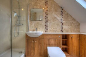Hus (3 Bedrooms) | Bad | Badekar