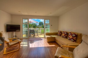 House (3 Bedrooms) | Living room | TV - Stunning Lakeside Lodge Within Cotswold Water Park (Cirencester)