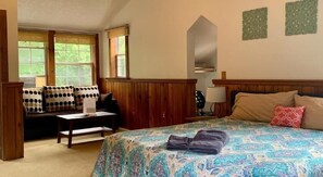 Evergreen Suite (Pet Friendly) | Individually decorated, individually furnished, free WiFi, bed sheets