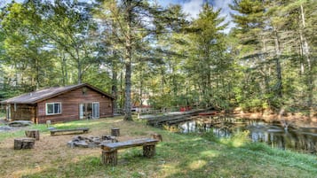 Brook Cottage (Pet Friendly) | Terrace/patio
