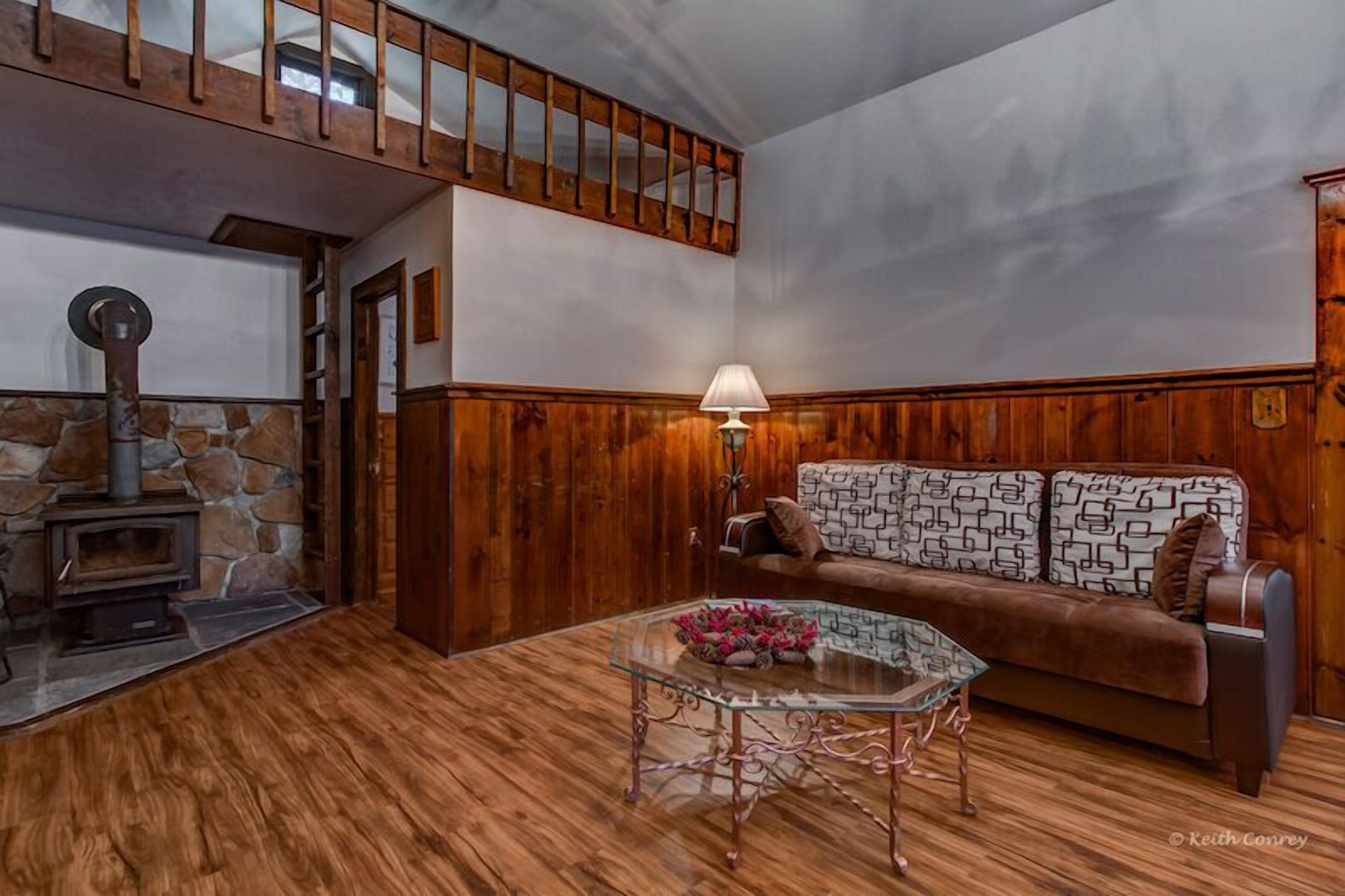 brook cottage (pet friendly) | 2 bedrooms, individually decorated, individually furnished, free wifi