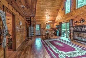 标准小屋 (Moss Cottage - Pet Friendly) | 特色装修、特色家居、免费 WiFi、床单