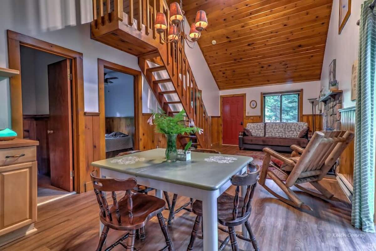 Love Shack (Pet Friendly) | 2 bedrooms, individually decorated, individually furnished, free WiFi