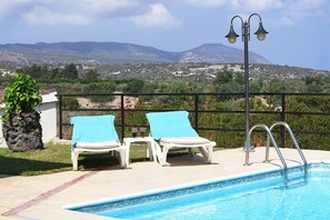Outdoor pool - Luxurious, Spacious, FULLY air conditioned villa set in a serene environment! (Paphos)