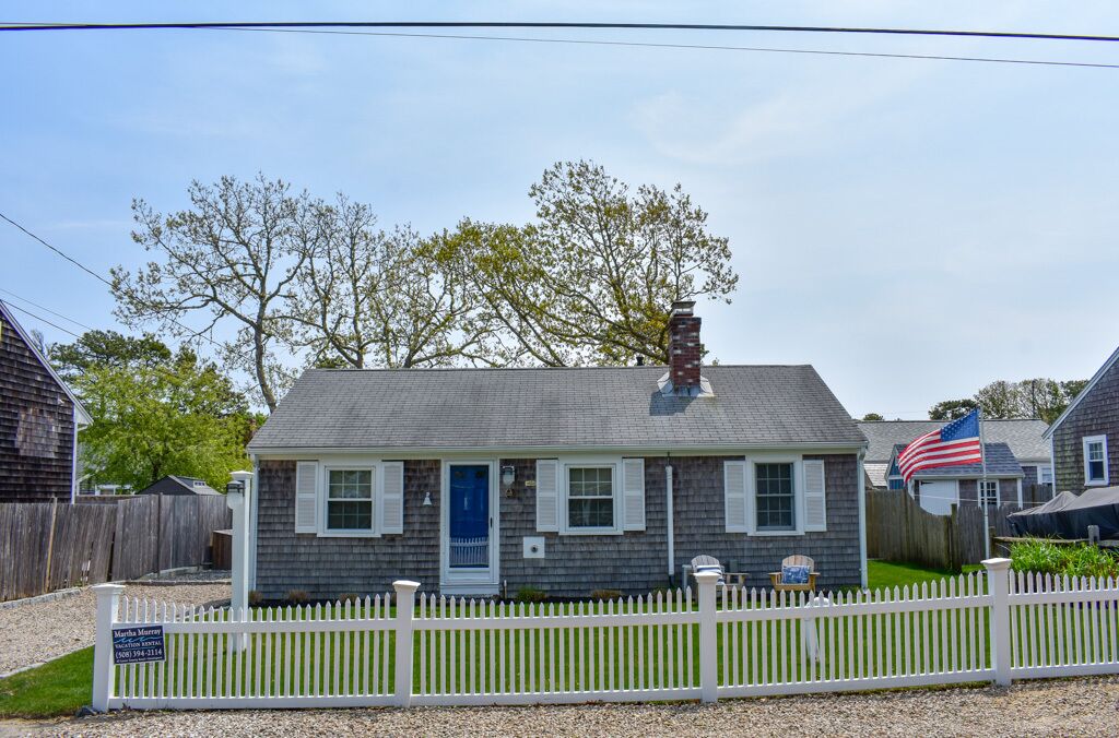 3 bedroom home with updated kitchen and bath!
