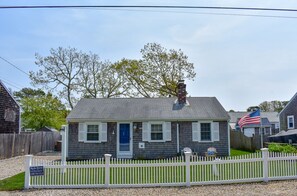Exterior - 3 bedroom home with updated kitchen and bath! (Dennis Port)