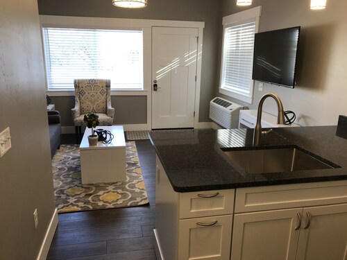 Lovely Modern Space - Yellow