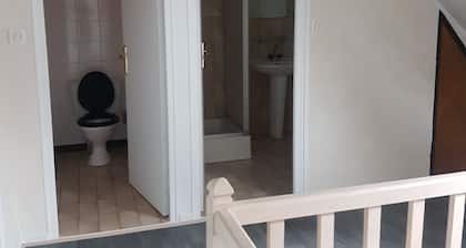 Family home with 4 bedrooms and large dining room