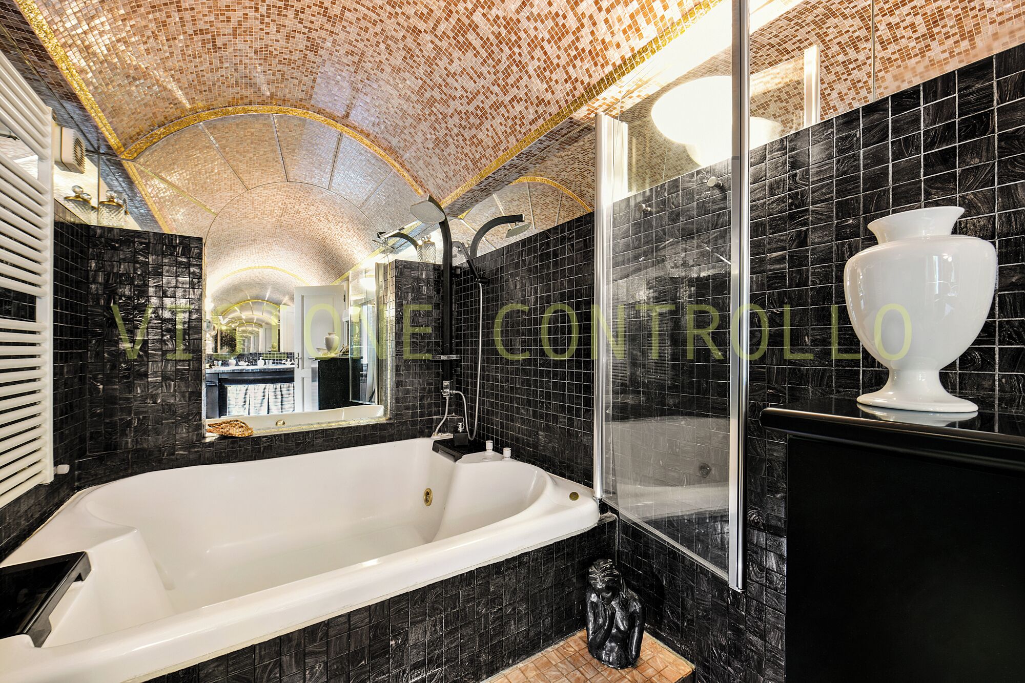 Duschwanne, Whirlpool, Haartrockner, Bidet