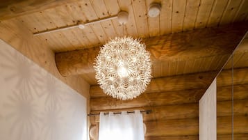 6 Schlafzimmer, Schreibtisch, Bügeleisen/Bügelbrett, WLAN