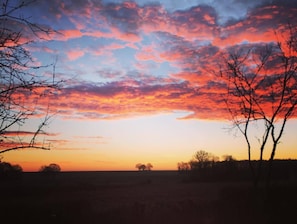 Deluxe Tent (Belle Serenitée) | Bed sheets - Tui's Nest Glamping (Villentrois-Faverolles-en-Berry)