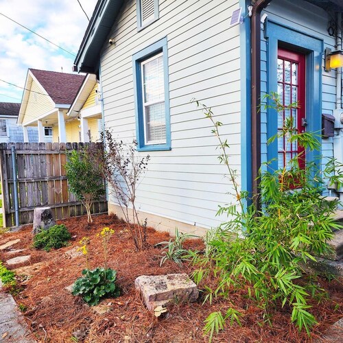 Camellia 1 bdrm apt. at Crescent Moon Villas