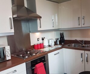 아파트, 침실 2개 | 전용 주방 | 냉장고, 전자레인지, 오븐, 쿡탑