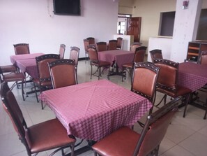 Spécialités Cuisine locale et internationale