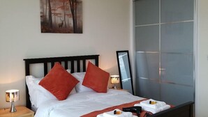 Leilighet – city, 1 soverom | 1 soverom, skrivebord, strykejern/-brett og barnesenger (inkludert)