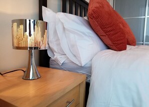 Apartament urbà, 1 dormitori | 1 dormitori, escriptori, planxa i posts de planxar i bressols gratuïts