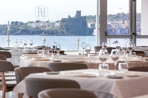 Lunch and dinner served, beach views 