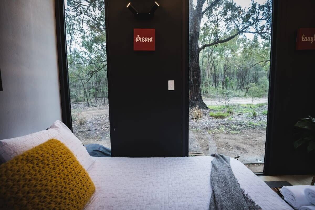 1 bedroom, bed sheets