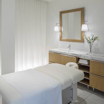 Couples treatment rooms, sauna, steam room, facials, massages