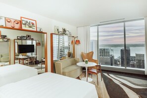 Ropa de cama hipoalergénica y minibar 